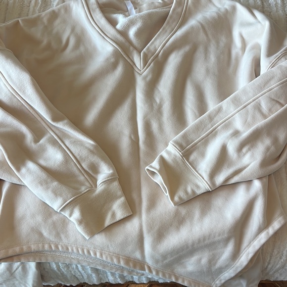 Fabletics cream set - Picture 4 of 4